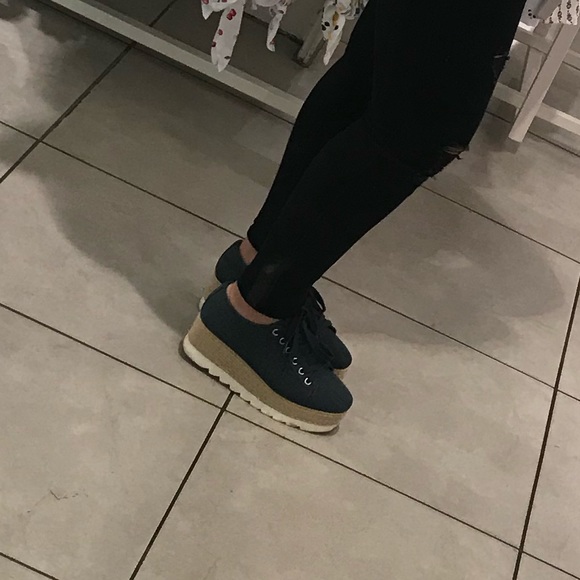 Platforms - Picture 2 of 3